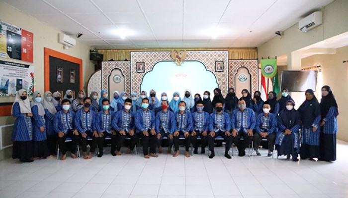 Peringatan Hari Guru Nasional ke-76 di SMP Muhammadiyah Al Mujahidin