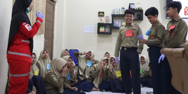 SMP Muhammadiyah Al Mujahidin Adakan Pelatihan PMR bersama PMI Gunungkidul