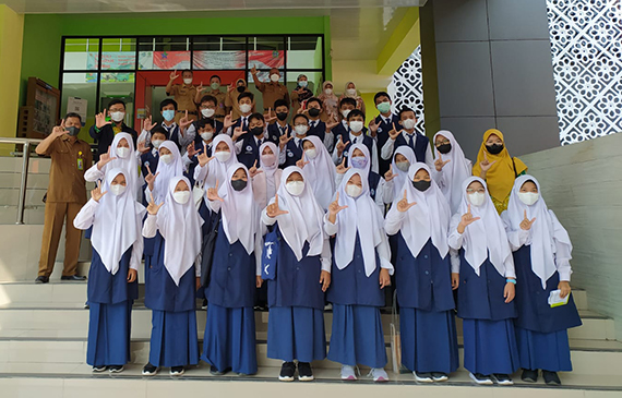 Kunjungan Literasi Bersama Tim Pustakawan SMP Muhammadiyah Al Mujahidin