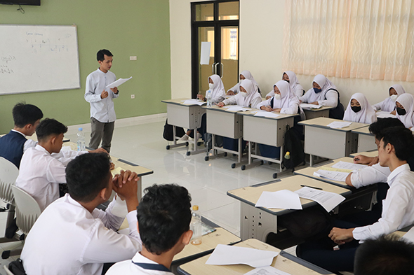 Fun English-Kelas 9 SMP Muhammadiyah Al Mujahidin