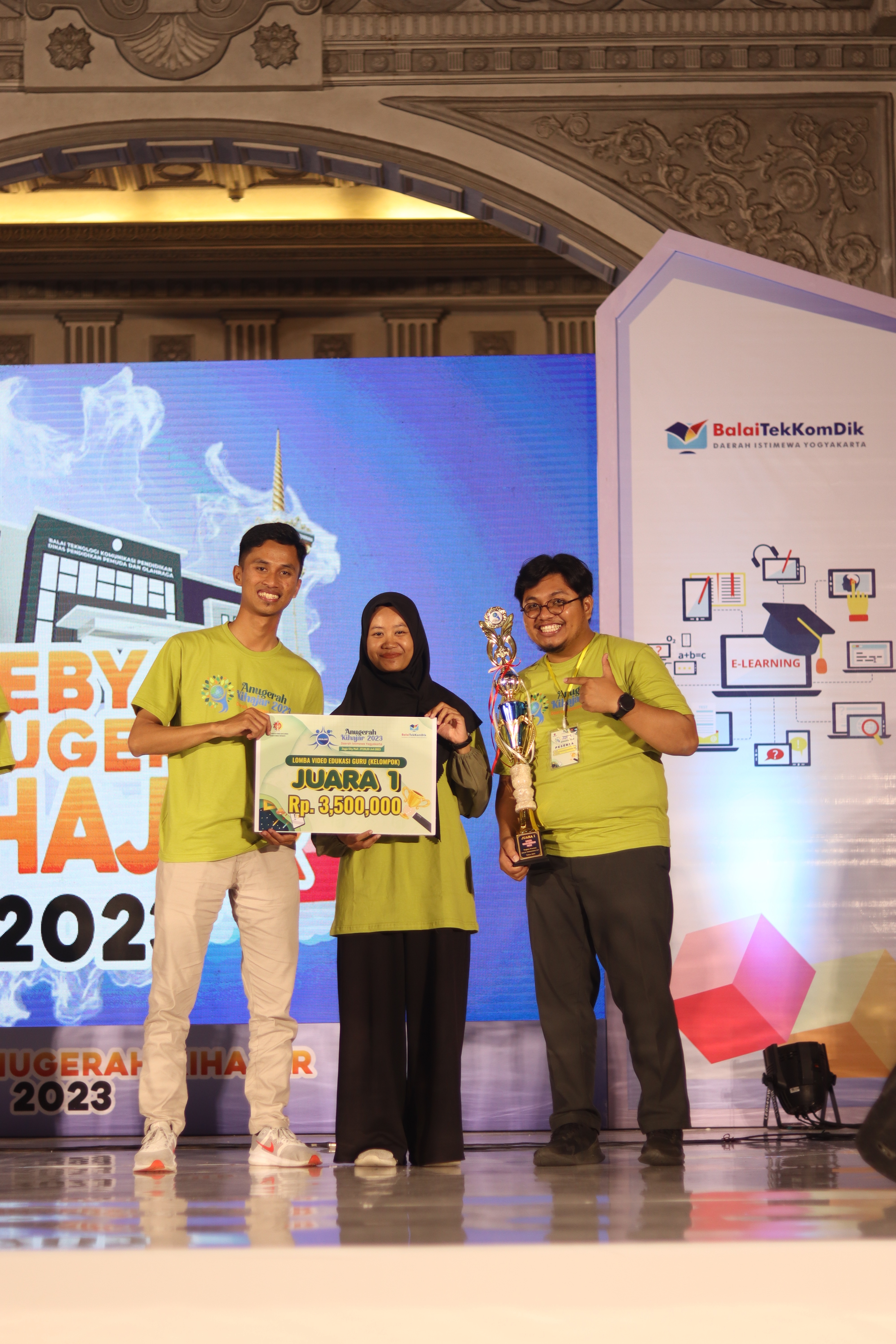 SMP Muhammadiyah Al Mujahidin Raih Juara 1 dalam Lomba Video Edukasi Guru dalam Anugerah Kihajar Tahun 2023